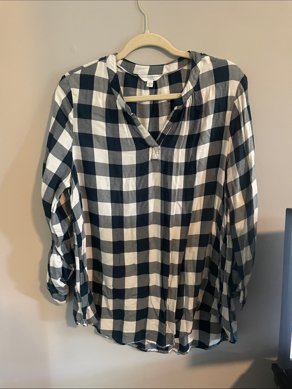 Women’s Black and White Buffalo Check V-Neck Tunic Top